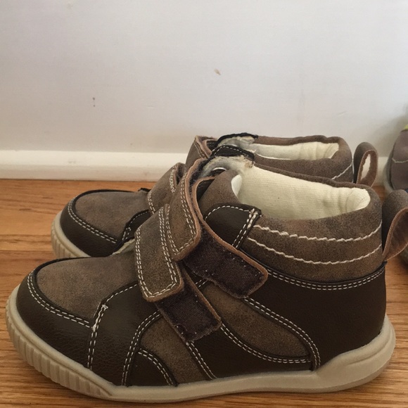 Children Place boots size 8, Kai size 10 sneakers - Picture 4 of 6